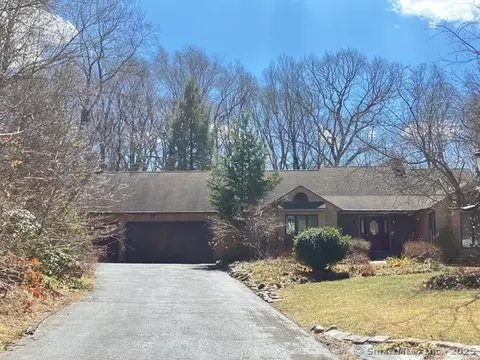 54 Visconti Dr, Naugatuck, CT 06770