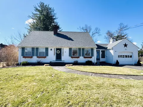 18 Grove St, Plainville, CT 06062