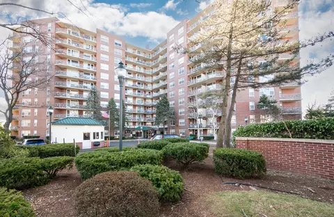 71 Strawberry Hill Ave #412, Stamford, CT 06902