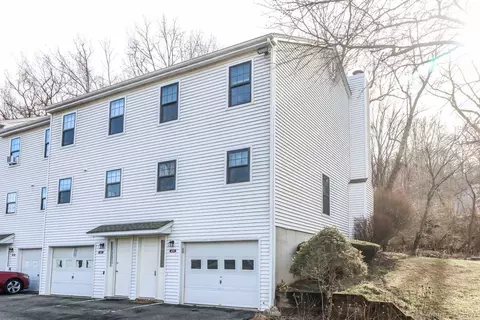 109 Aspetuck Vlg #109, New Milford, CT 06776