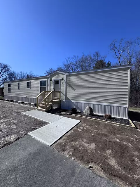 291 Bingham Rd #8, Canterbury, CT 06331
