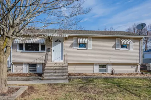 30 Earl St, Bristol, CT 06010