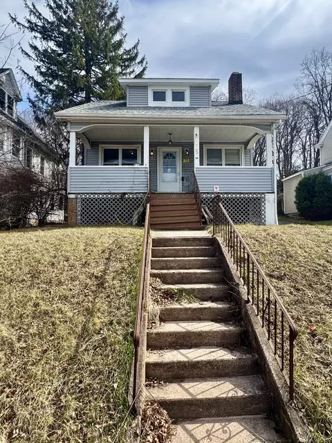 1025 Townsend Ave, New Haven, CT 06512