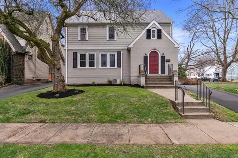 58 Carleton St, Hamden, CT 06517