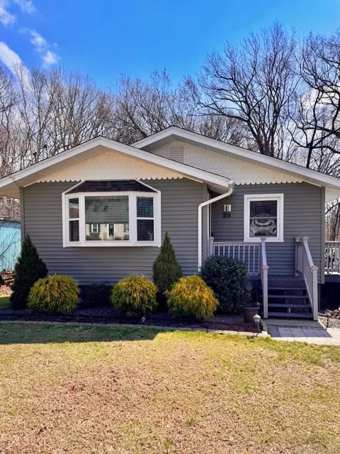 24 Shady Dr, Wallingford, CT 06492