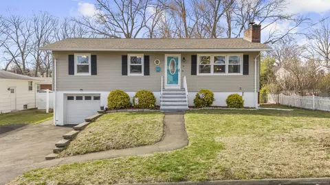 16 Highland Avenue Ext, West Haven, CT 06516
