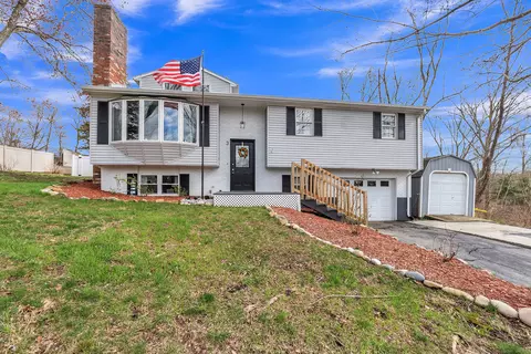 3 Plainview Dr, Danielson, CT 06239