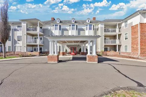 25 Cassandra Blvd #208, West Hartford, CT 06107