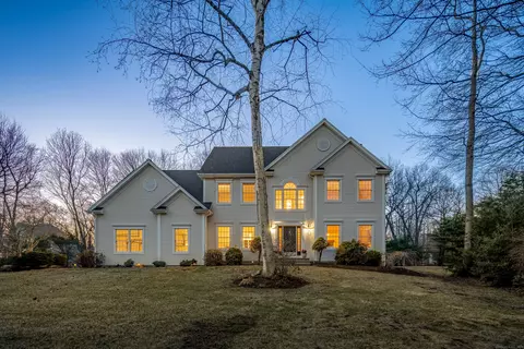 6 Fawn Trl, Tolland, CT 06084