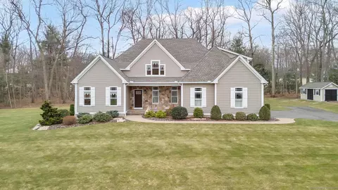 8 Brittanis Way, Ellington, CT 06029