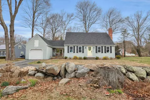 26 Partridge Ln, Clinton, CT 06413