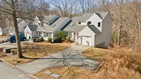 1 Windy Ridge Pl #1, Waterford, CT 06385