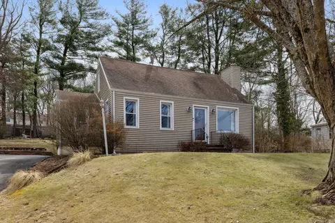 77 Bee St, Meriden, CT 06450