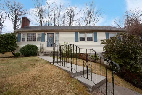 30 Fairview Dr, Farmington, CT 06032