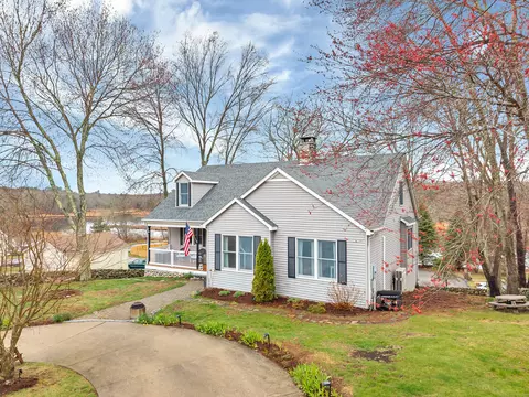 48 Arrowhead Dr, Ledyard, CT 06339