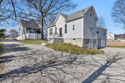 39 Bradford St, Fairfield, CT 06825