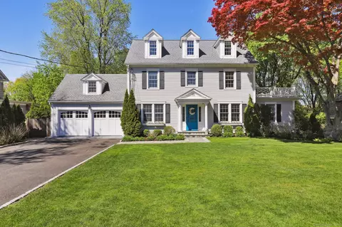 33 Ridge Rd, Danbury, CT 06810