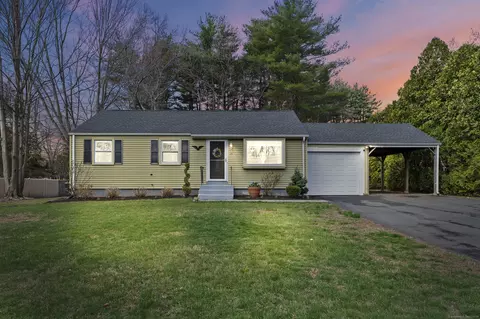 29 Wyndwood Rd, Farmington, CT 06032