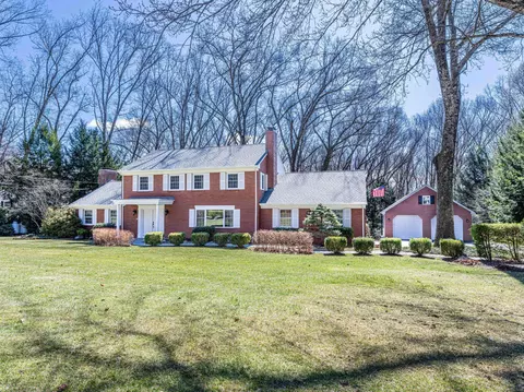 319 Beacon Hill Dr, Cheshire, CT 06410