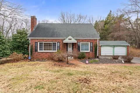 94 Finley St, Manchester, CT 06040