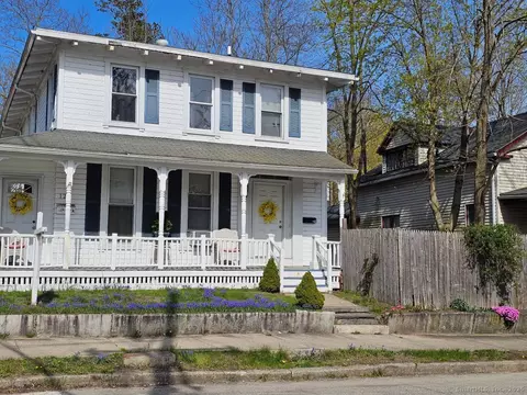 125 Mckinley Ave, Norwich, CT 06360