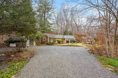 158 Wolfpit Rd, Wilton, CT 06897