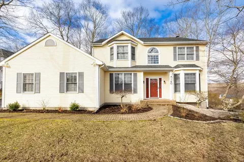 160 Jenny Clfs, Manchester, CT 06040