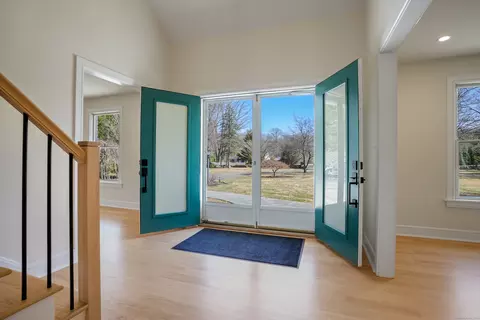 160 Old Hawleyville Rd, Bethel, CT 06801