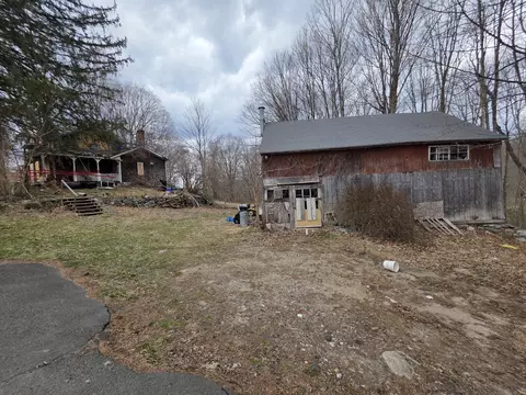33 Dodgingtown Rd, Bethel, CT 06801