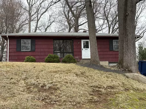 19 Hemlock Dr, Southington, CT 06489