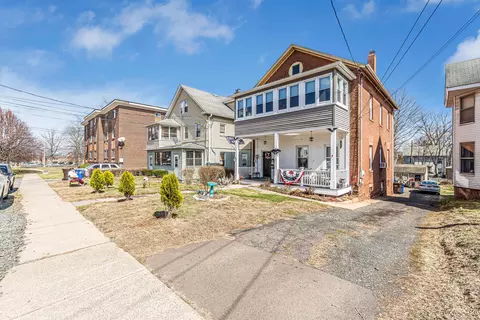 156 S Main St, Middletown, CT 06457