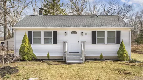 93 Killingworth Tpke, Clinton, CT 06413