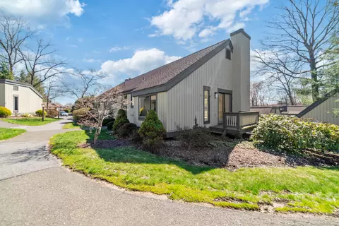 917 Heritage Vlg #B, Southbury, CT 06488