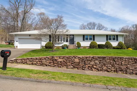 200 Bender Rd, Hamden, CT 06518