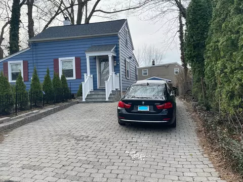 17 Girard St, Norwalk, CT 06850
