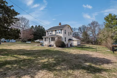 80 Evergreen Rd, Cromwell, CT 06416