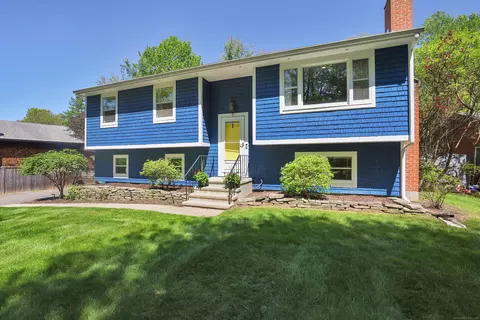 5 Butternut Dr, Unionville, CT 06085
