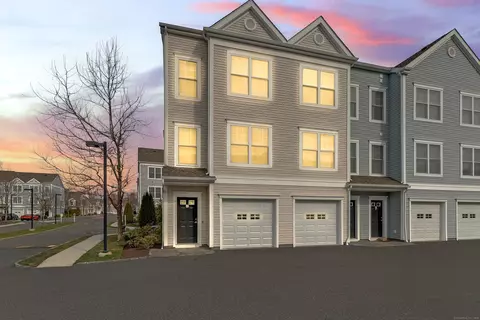 501 Copper Square Dr #501, Bethel, CT 06801