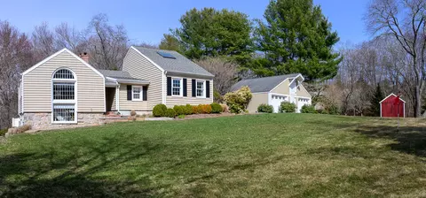 61 Neck Rd, Old Lyme, CT 06371