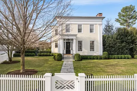 30 Main St, Essex, CT 06426