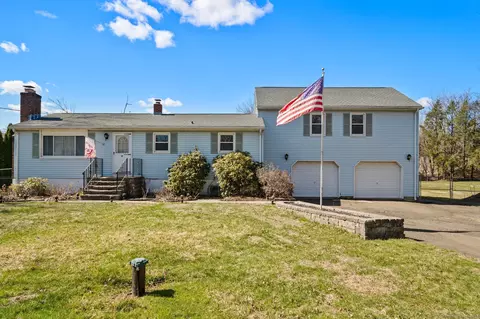 16 Rivaldi Dr, North Branford, CT 06471