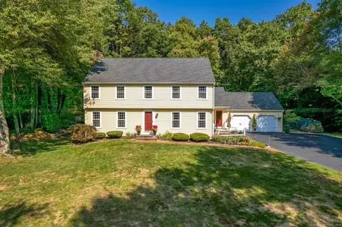 133 Coldbrook Rd, Glastonbury, CT 06073