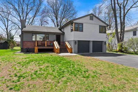 93 Lyman Rd, West Hartford, CT 06117
