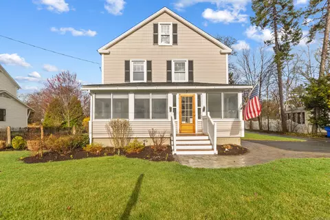 7 Griffin St, Simsbury, CT 06070