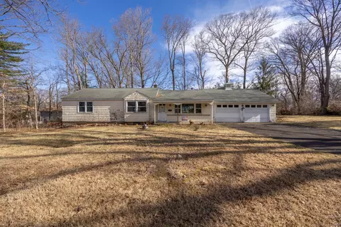 26 Lake Garda Dr, Unionville, CT 06085