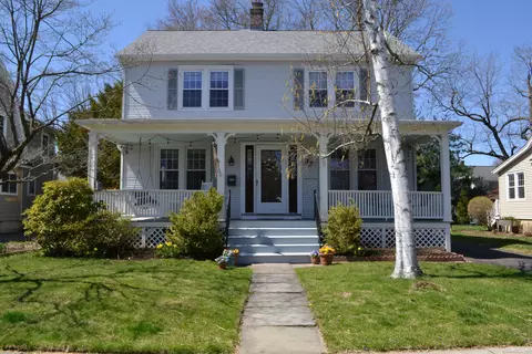 55 Arundel Ave, West Hartford, CT 06107