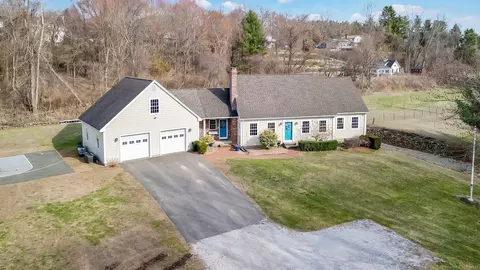 8 Brook Xing, Ellington, CT 06029