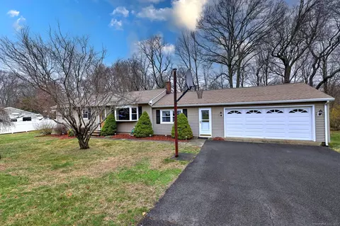29 Rosebrook Rd, Milford, CT 06460