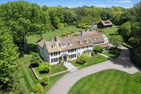 358 Lukes Wood Rd, New Canaan, CT 06840