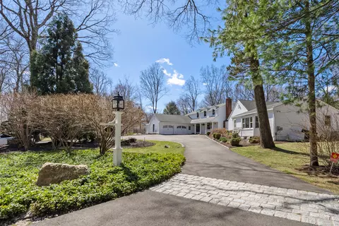 11 Tannery Ln S, Weston, CT 06883